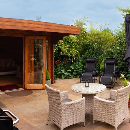 Moors Wood Relaxing ,Tranquil Retreat With Hot Tub Villa Chippenham  Bagian luar foto